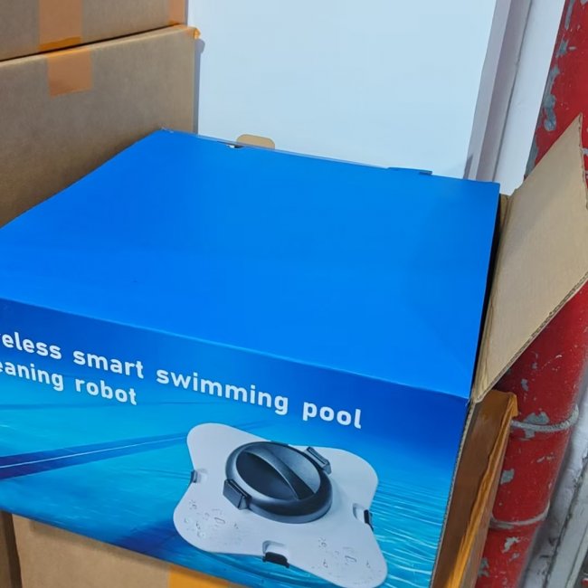 Pool Cleaning Robot - Efficient Home Pool Maintenance | Wholesale Bulk Discounts - Image 1